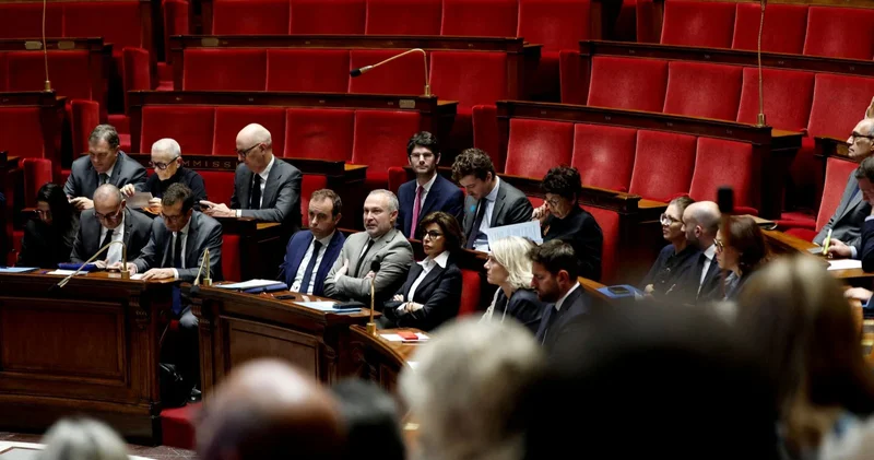 Fransa’nın borç krizi Avrupa’nın geri kalanını titretmeye başladı: 3 trilyon euro