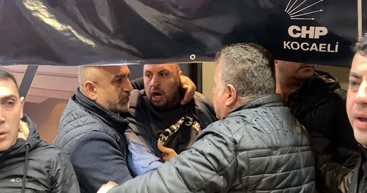 CHP Kocaeli İl Kongresi nde gerginlik yaşandı