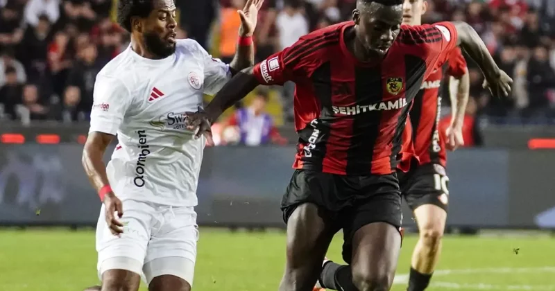 Süper Lig de nefes kesen maç! 3 0 dan geri dönmeye ramak kalmıştı