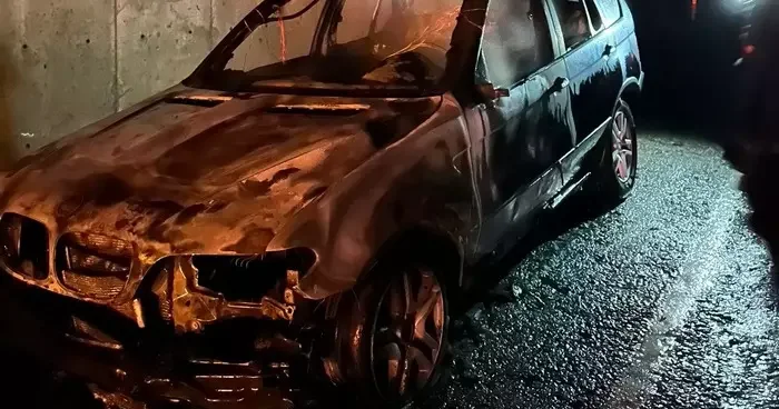 Sinop’ta yabancı plakalı araç küle döndü