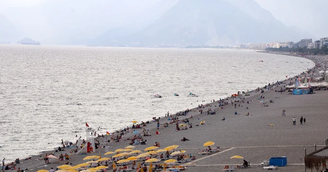 Konyaaltı Sahili nde ekimde deniz keyfi Antalya Haberleri
