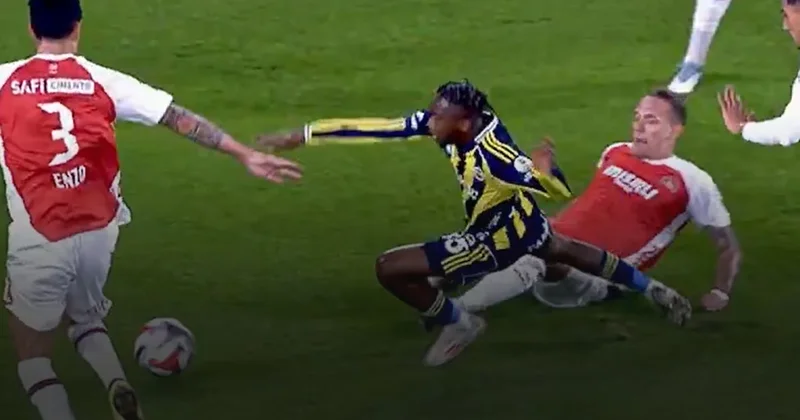 Fenerbahçe Karagümrük maçında VAR incelemesi ile penaltı kararı Sözcü Gazetesi