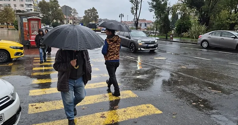 Meteoroloji son dakika hava durumu uyarısı yaptı! İstanbul’da sağanak yağış devam edecek mi? O saate dikkat!