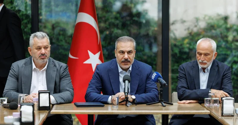 Hakan Fidan Filistin e yardım ulaştıran STK temsilcileriyle görüştü