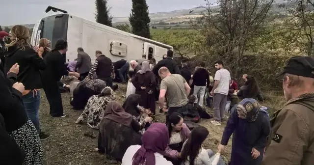 Denizli de can pazarı: Tur otobüsünün devrildiği kazada ölü ve çok sayıda yaralı var Denizli Haberleri