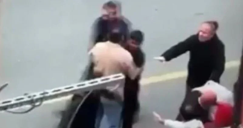 Sinyali soran babaya çoğunun yanında saldırdılar Sözcü Gazetesi