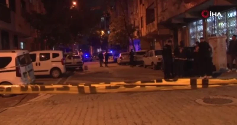 Esenyurt ta aracın içinden ateş açıldı: Ölü ve yaralılar var
