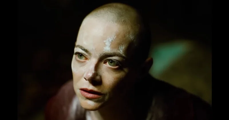 Emma Stone un kel karakterine özel gösterim: Sadece keller seyredebilir!