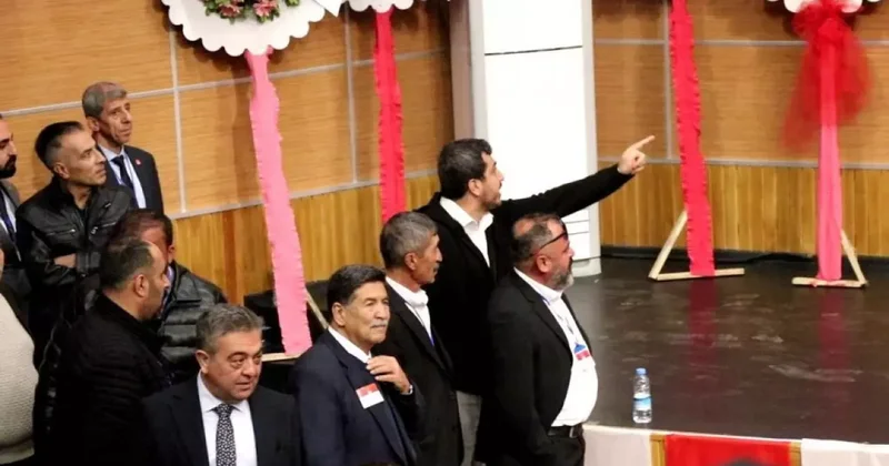 CHP kongresinde etek krizi!