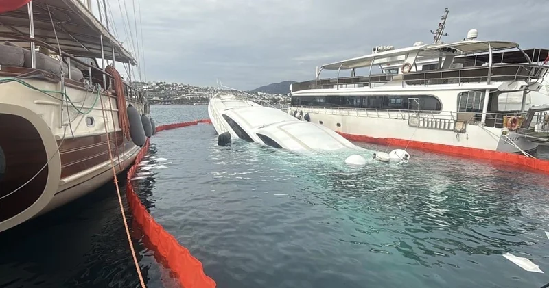 Bodrum da lüks yat sulara gömüldü