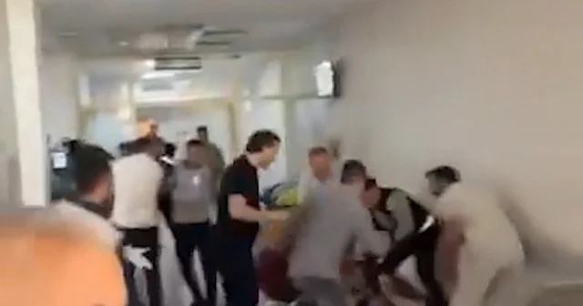 Hastanede, husumetli 2 aile fertleri arasında kavga; 3 yaralı Şanlıurfa Haberleri