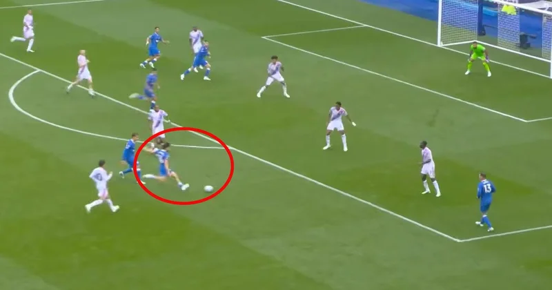 Ne şakaları var ne de acımaları! Gelene geçene gol yağdırıyorlar