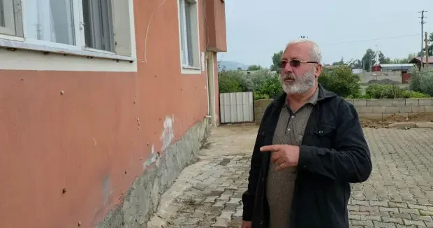 Hatay haberleri Hatay da depremden sonra ortaya çıkan salyongozlar mahalleyi istila etti 19 Ekim 2026