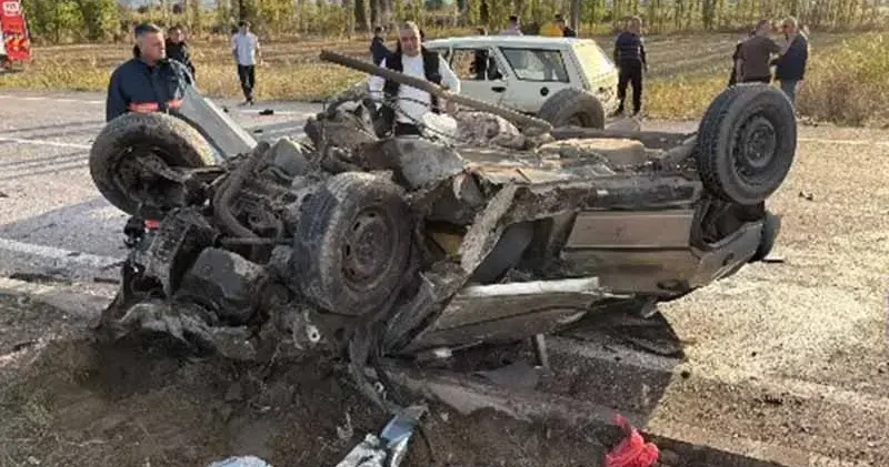 Çorum da iki otomobil çarpıştı: 7 yaralı
