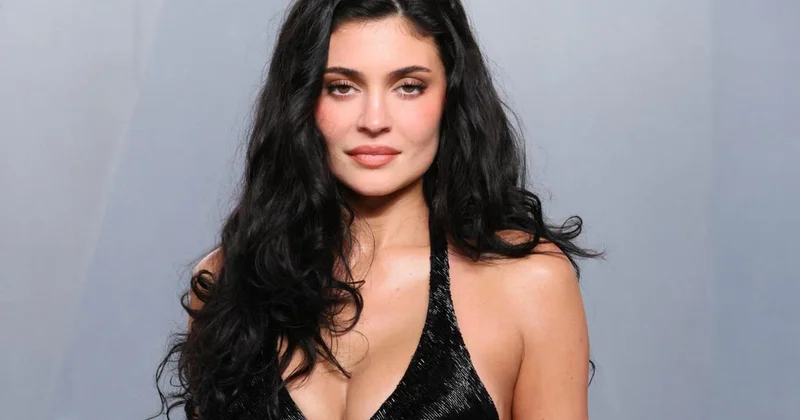 Kylie Jenner 50 milyon dolarlık sütyenle podyuma çıktı
