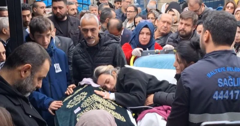 Ambulansla getirilen anne, 5 yaşındaki kızının tabutu başında gözyaşlarına boğuldu