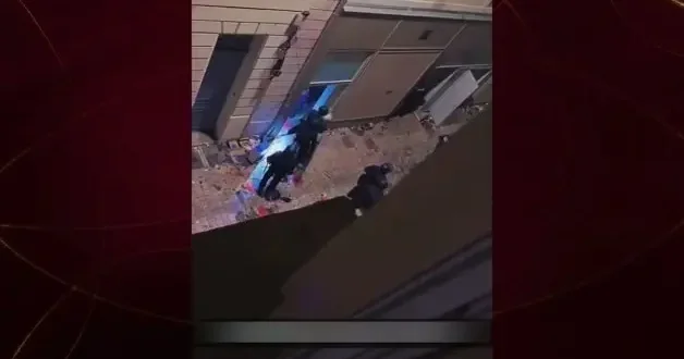 Fransa da tarihi skandal! Polisler yağmaya katıldı, lüks mağazadan ayakkabı çaldılar!