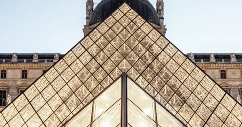 Louvre Müzesi eylemler nedeniyle ziyarete kapatıldı