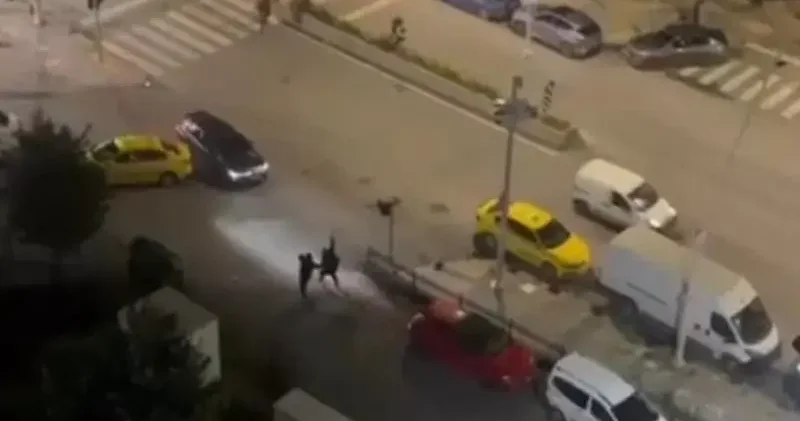 Esenler de bıçaklı kavgada yaralanan 2 kişi hastaneye kaldırıldı