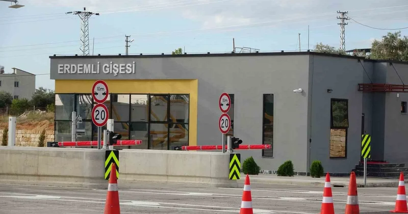 Mersin de 52 kilometrelik Çeşmeli Kızkalesi kesimi açıldı, ulaşım 18 dakikaya inecek