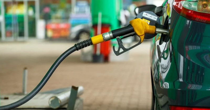 Araç sahiplerini sevindirecek haber: Akaryakıt fiyatlarına 4,30 TL’lik indirim yolda! 19 Ekim 2026 güncel LPG, motorin ve benzin fiyatları ne kadar olacak?