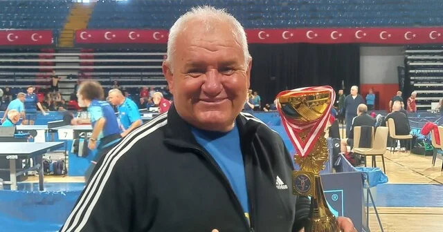 Söke Belediyespor un başarılı antrenörü Aydın, raketi ile de yıllara meydan okuyor Aydın Son Dakika Haberleri Habertürk Yerel Haberler