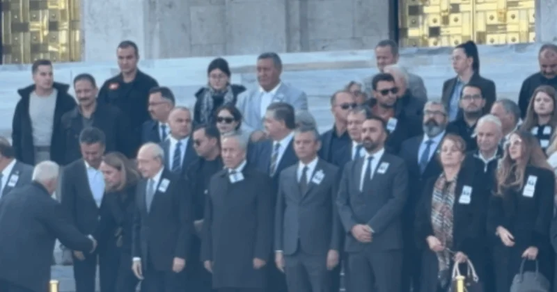 Özel ve Kılıçdaroğlu cenazede bir araya geldi Sözcü Gazetesi
