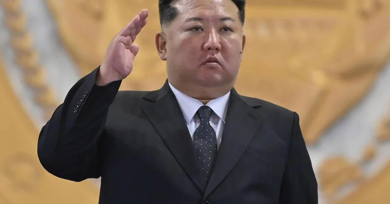 Dünyayı sarsan iddia! Kim Jong un komaya mı girdi?