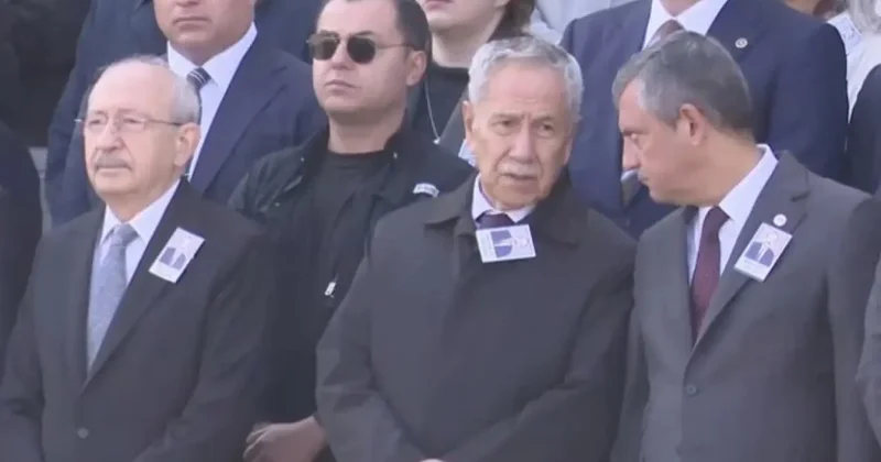 Özel ile Kılıçdaroğlu aynı törende! Yüz ifadesi gündem oldu