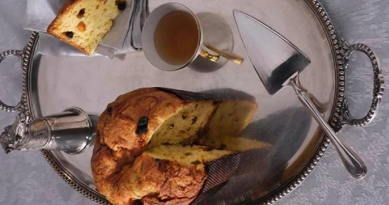 Gucci’den ayakkabı ve çanta beklerken pasta geldi!