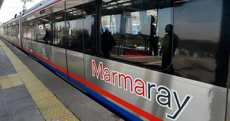 Marmaray da bir yolcu raylara atladı!