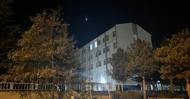 Niğde de 6 öğrenci yedikleri pastadan sonra hastanelik oldu Niğde Haberleri