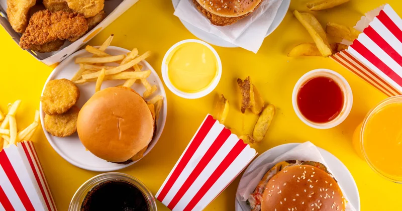 Dev fast food zinciri Türkiye ye resmen geri döndü Sözcü Gazetesi