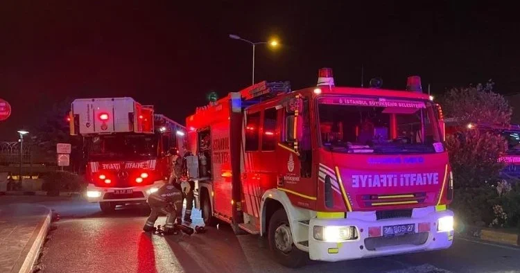 İstanbul da 27 katlı otelde yangın: 4 kişi hastaneye kaldırıldı