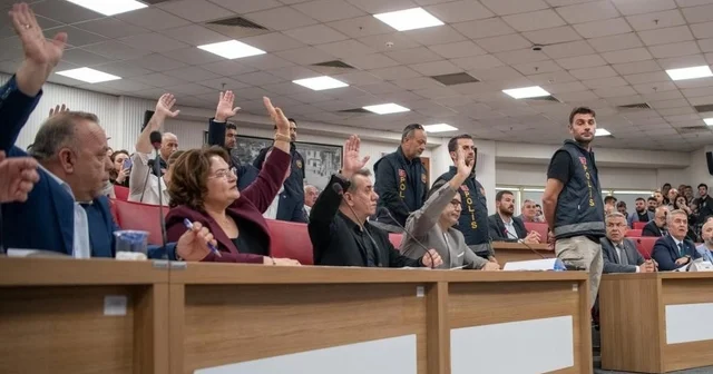 Aydınlıların indirimli su hayali suya düştü Plan Bütçe Komisyonu Üyesi Güler: CHP li üyeler verdikleri önergeyi gündeme bile almadı Aydın Haberleri