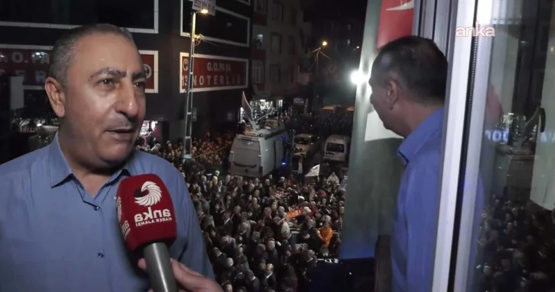 Özel’in mitingde altın hesabı yaptığı emekli kapısını gazetecilere açtı: Asgari ücretle çalışıyorum 25 bin lira kira veriyorum