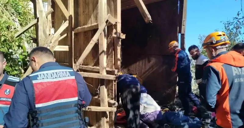 Rize’de ahşap yapı çöktü: 1 ölü, 2 yaralı