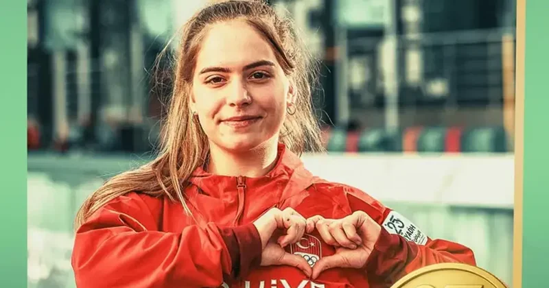 Milli eskrimci Alara Atmaca dan altın madalya! Flörede tarih yazdı... Spor Haberleri