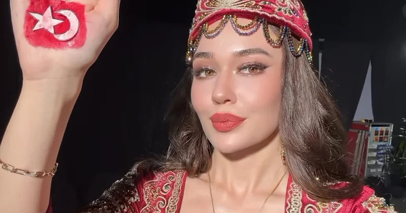 Türkiye yi temsil ediyor... Kainat Güzeli yarışmasında Hürrem Sultan kıyafeti giydi Sözcü Gazetesi