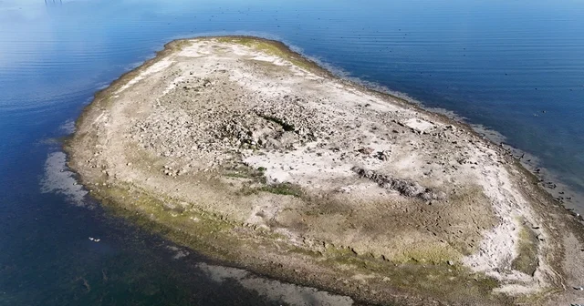 Sapanca Gölü nde sular çekilince tarihi yapı daha görünür oldu Sakarya Haberleri