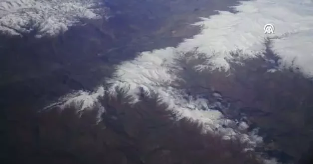 Doğu nun karlı doruklarına havadan bakış