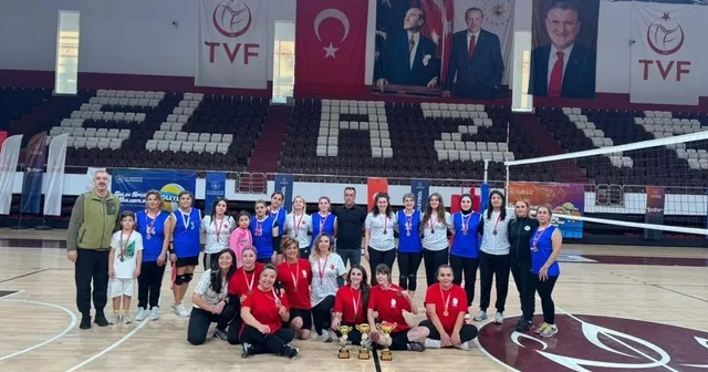 Erzurum Valiliği Kadın Voleybol Takımı şampiyon oldu Erzurum Haberleri
