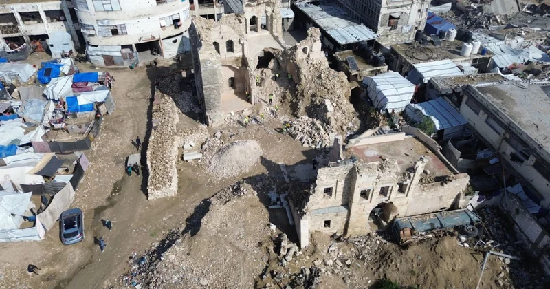 İsrail Gazze de 760 yıllık tarihi sarayı yıktı! Osmanlı dan kalma eserleri çaldı Sözcü Gazetesi