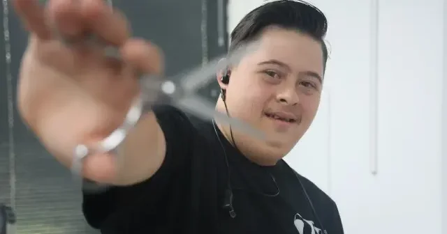 Down sendromlu Şükrü’nün berberlik aşkı gönülleri fethetti VİDEO İZLE