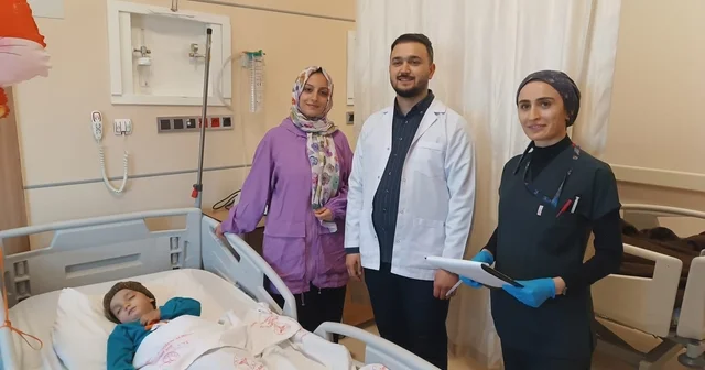 Batman da kek ve ceviz parçası akciğerine kaçtı Zamanla yarışılan ameliyatla 2 yaşındaki minik hasta yeniden nefes aldı Batman Haberleri