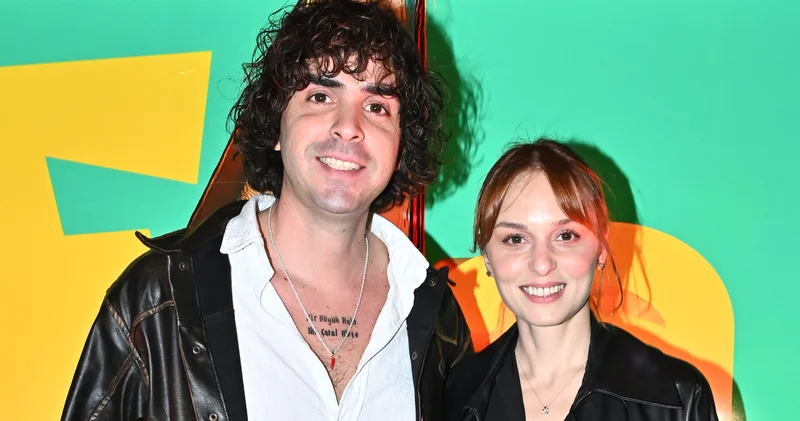 Nilperi Şahinkaya dan Baturalp Bekar açıklaması: Bizimkisi mahalle aşkı Magazin haberleri