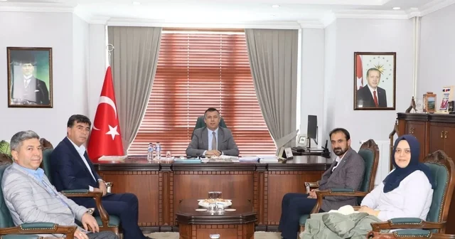 Eğitimcilerin talepleri Demirci de masaya yatırıldı Manisa Haberleri