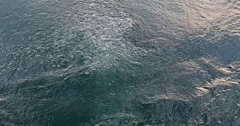 Bir şehrimiz, sudaki esrarengiz görüntüyü konuşuyor: Bayağı kaynıyor