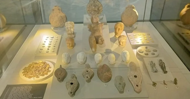 Tarihi eser kaçakçılığına dikkat çeken sergi ziyaretçilerini ağırlıyor Denizli Haberleri