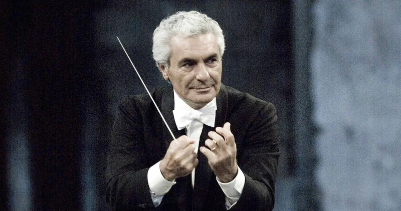 Şef Gürer Aykal yönetiminde öğretmenlere adanmış bir konser gecesi